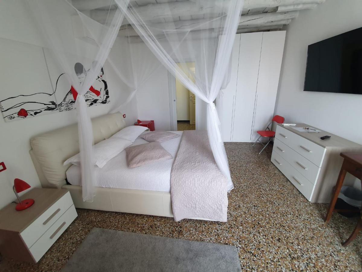 Varazze Suite Sauna E Hammam Екстериор снимка